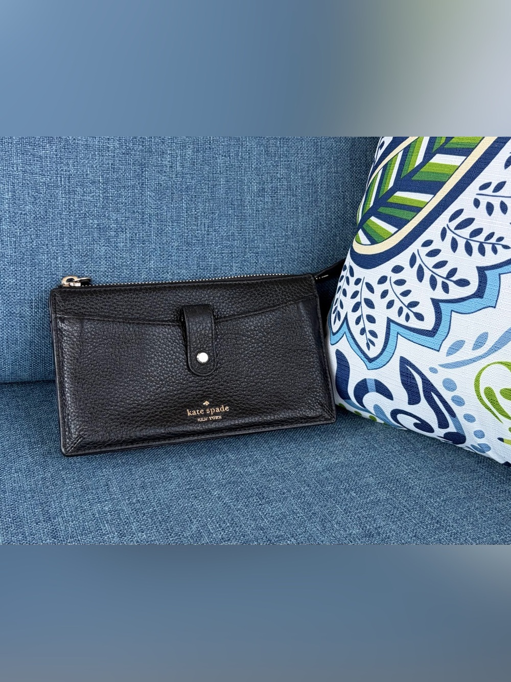 Kate Spade Leila Black Pebbled Leather Crossbody Wallet Phone Bag WLRUB470